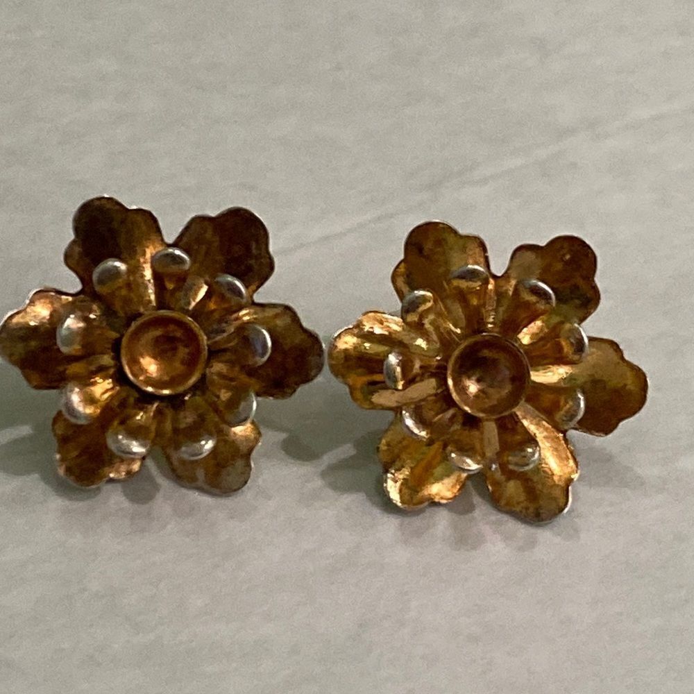 Vintage Women Sterling Clip Earrings Gold Tone Flowers